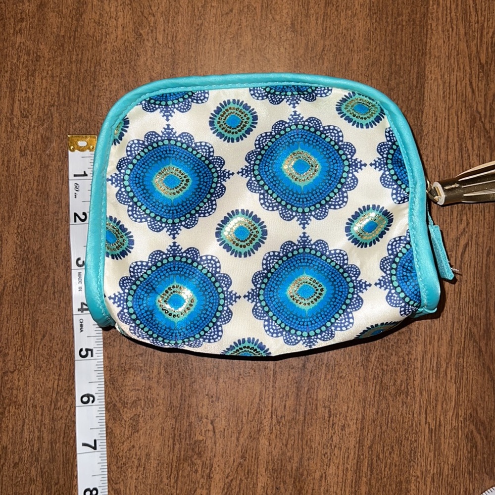 Mandala Styled Patterned Accessories Bag. - image 5